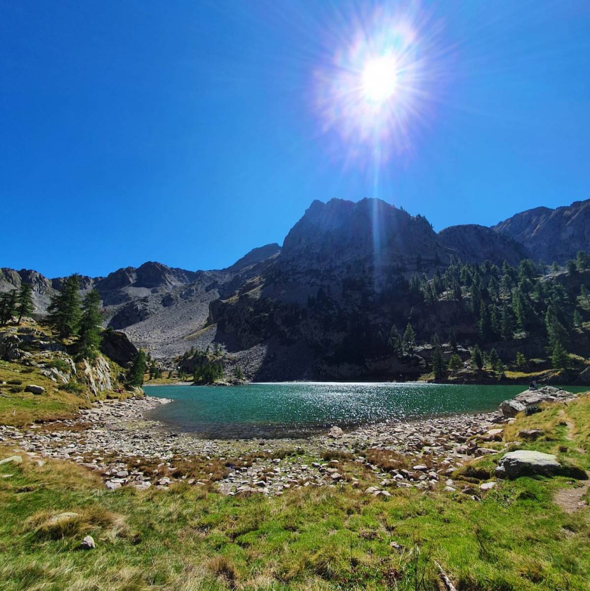 Le lac de Trécolpas et son eau scintillante