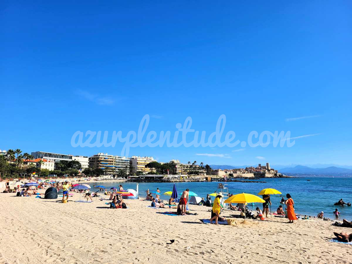 La plage du Ponteil à Antibes