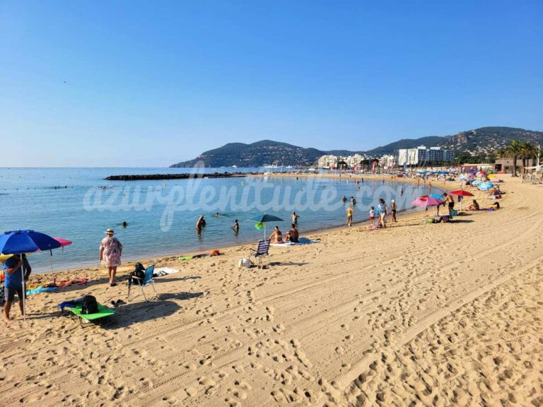 Plage des Dauphins à Mandelieu-la-Napoule